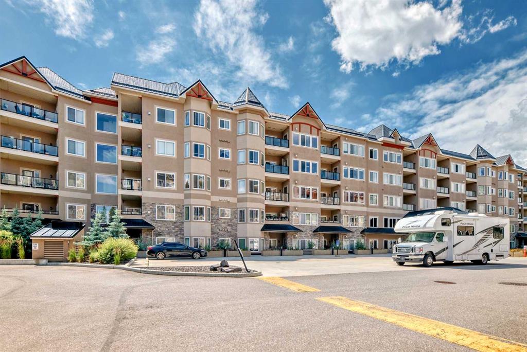 #411 10 Discovery Ridge Close SW, Calgary, Alberta, T3H5X3