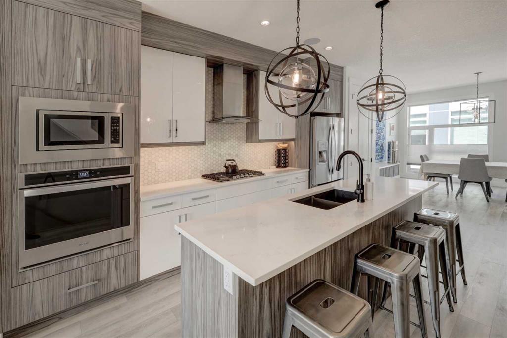 #2 3810 Parkhill Place SW, Calgary, Alberta, T2S 2W7