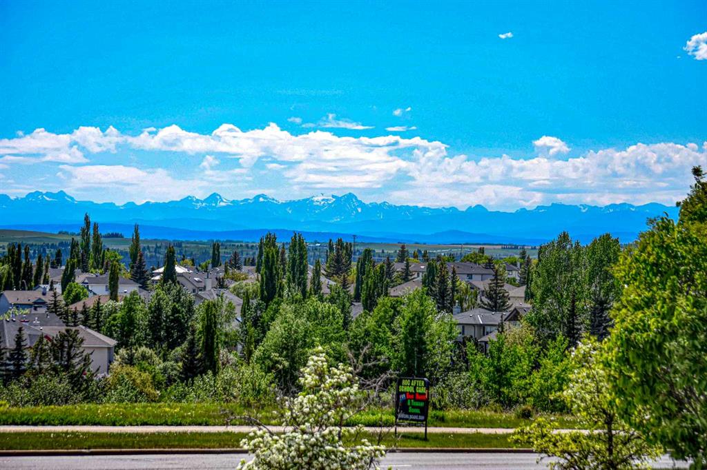 166 Tuscarora Close NW, Calgary, Alberta, T3L 2E3