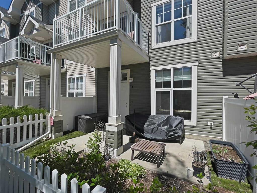 15 Toscana Gardens NW, Calgary, Alberta, T2L 3C2