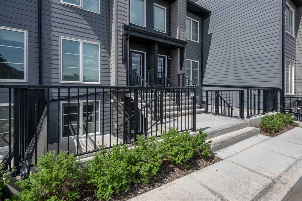 #108 260 Rowley Way NW, Calgary, Alberta, T3L 0H5