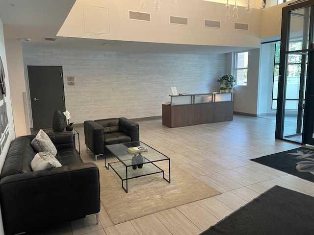 #207 303 13 Avenue SW, Calgary, Alberta, T2R0Y9