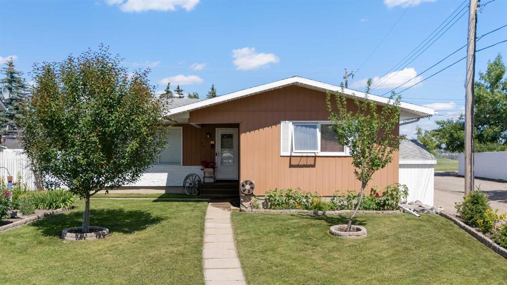 56 Maple Court Crescent SE, Calgary, Alberta, T2J 1W1
