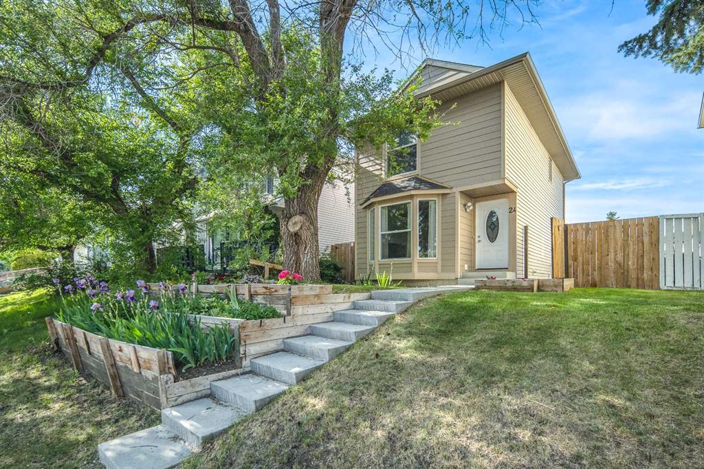 24 Edgeburn Crescent NW, Calgary, Alberta, T3A 4H9