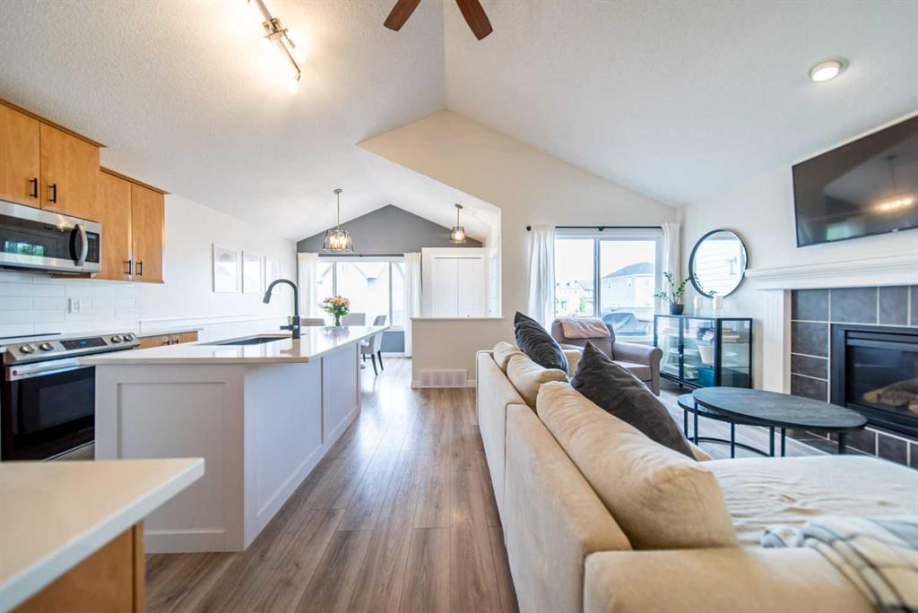 184 Copperstone Gardens SE, Calgary, Alberta, T2Z 0E7