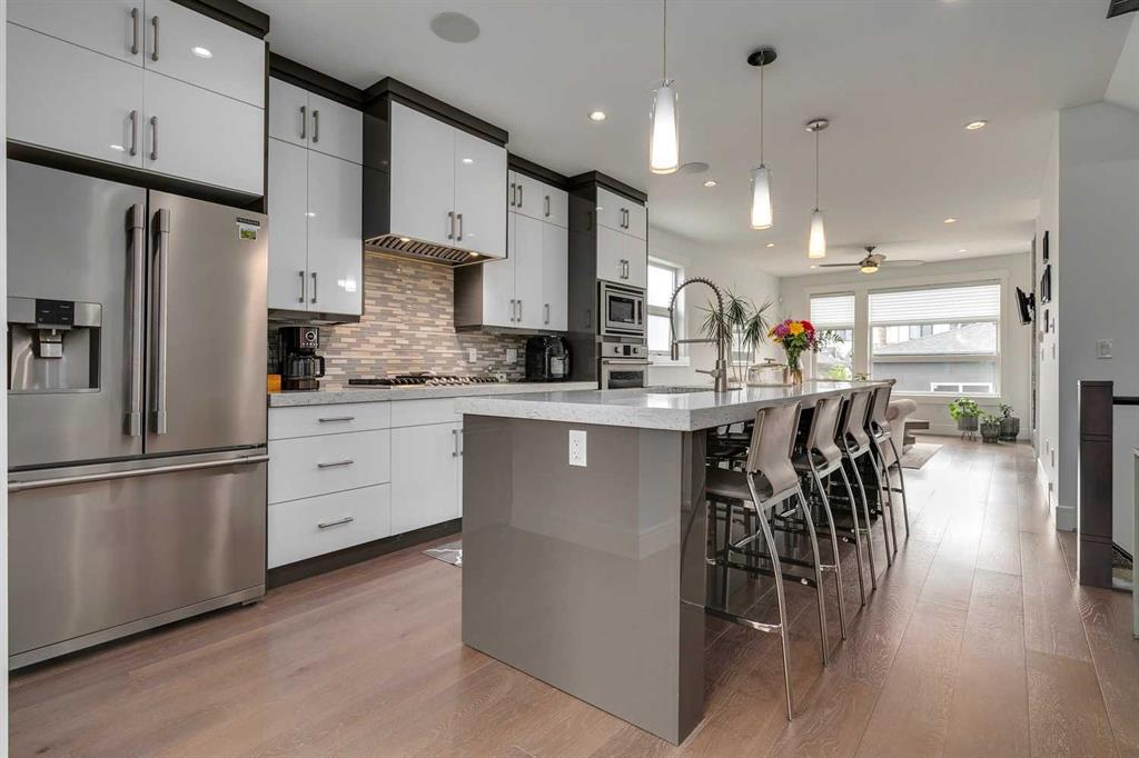 944 43 Street SW, Calgary, Alberta, T3C 1Z7