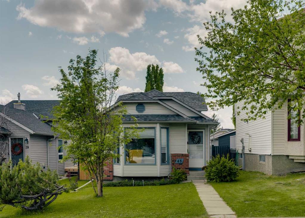43 Covington Rise NE, Calgary, Alberta, T3K 4A8