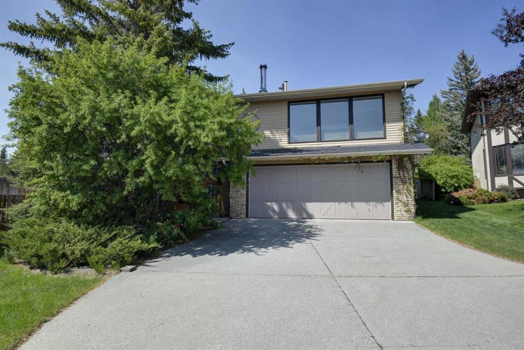 32 Hawkridge Court NW, Calgary, Alberta, T3R3C1
