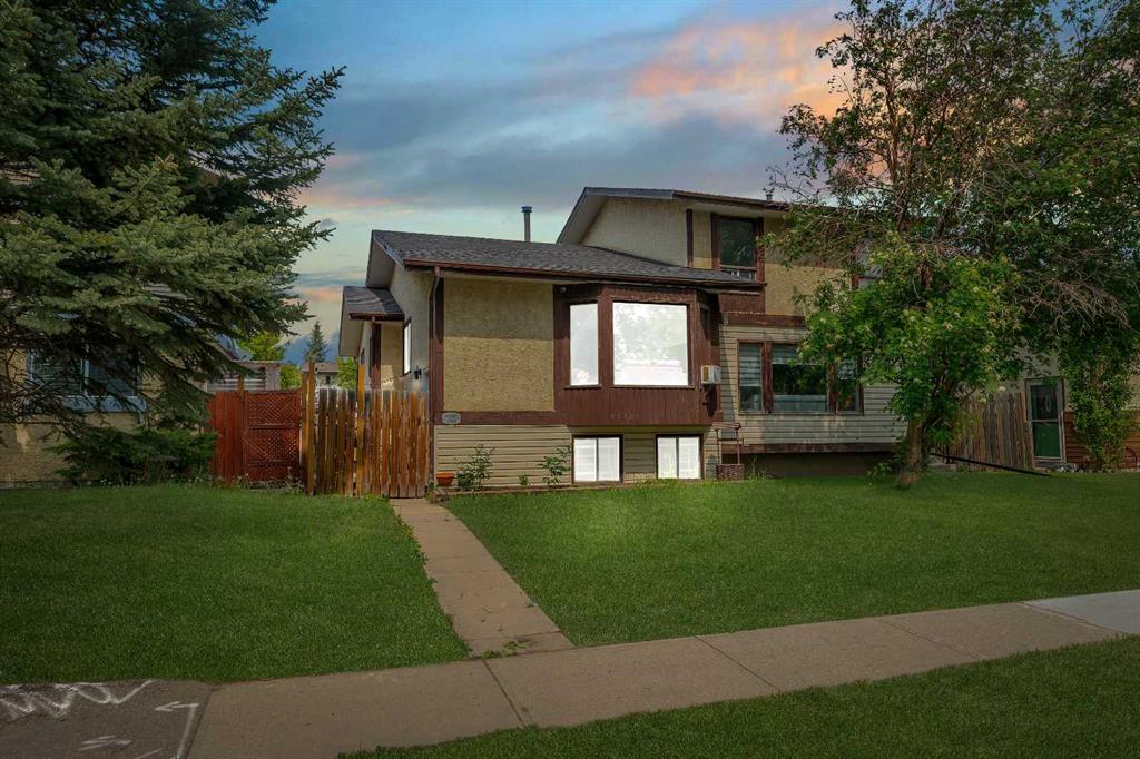 4716A 44 Avenue NE, Calgary, Alberta, T1Y 3P1