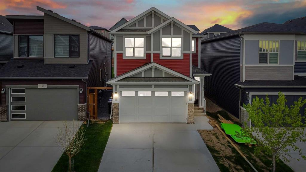 203 Lucas Close NW, Calgary, Alberta, T3P 1Z4