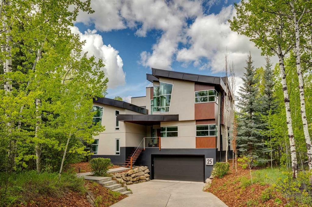 25 Posthill Drive SW, Calgary, Alberta, T3H 0A8