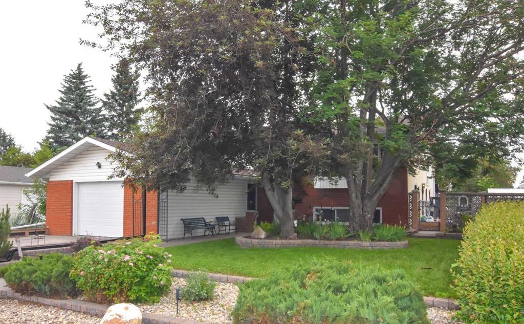 11108 Braxton Road SW, Calgary, Alberta, T2W 1C6