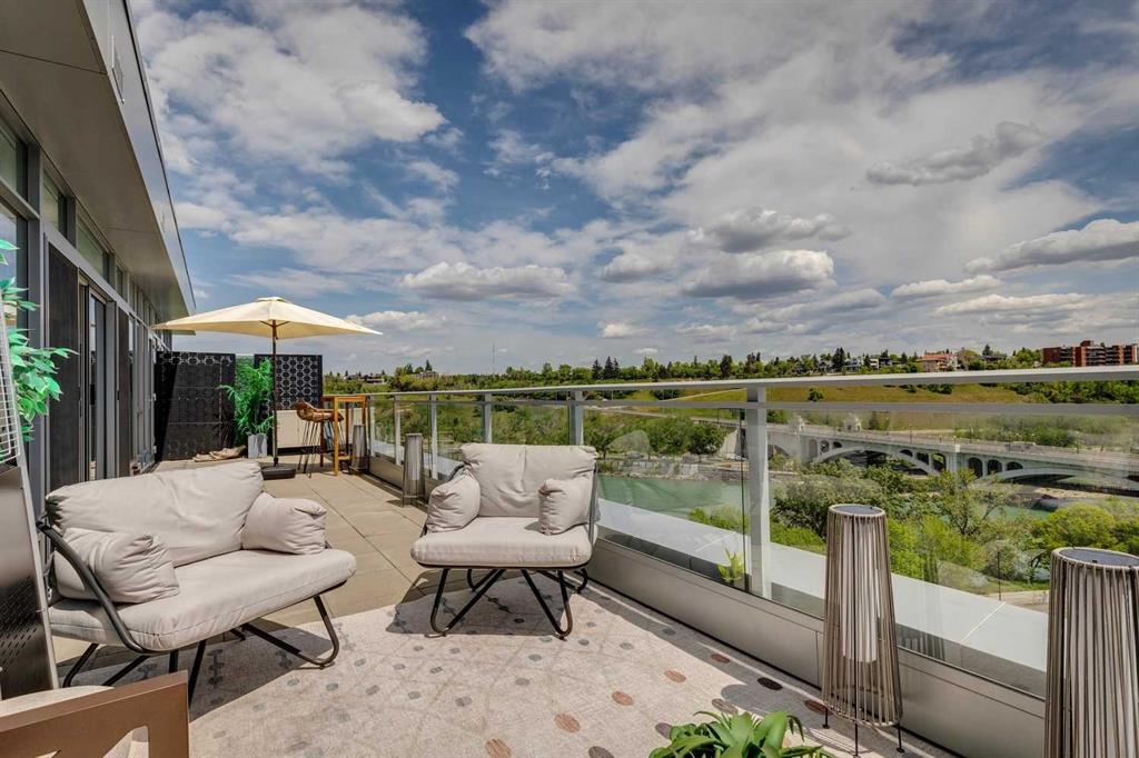 #902 118 Waterfront Court SW, Calgary, Alberta, T2P 0W3