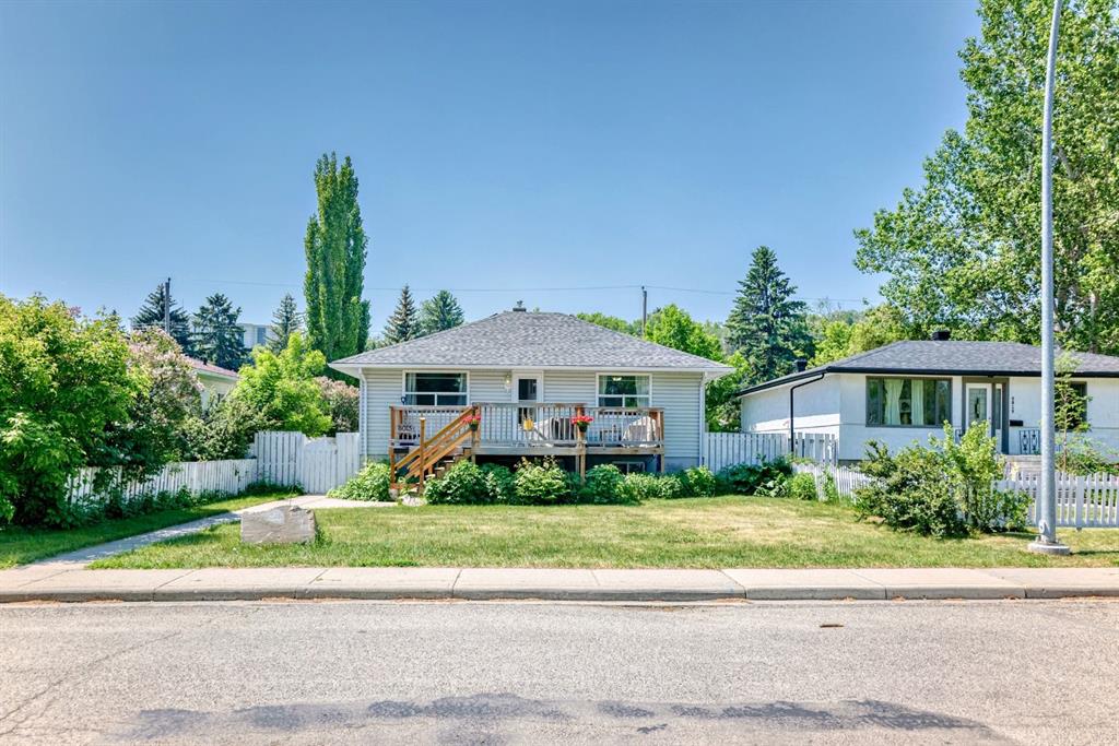 8015 34 Avenue NW, Calgary, Alberta, T3B 1P6