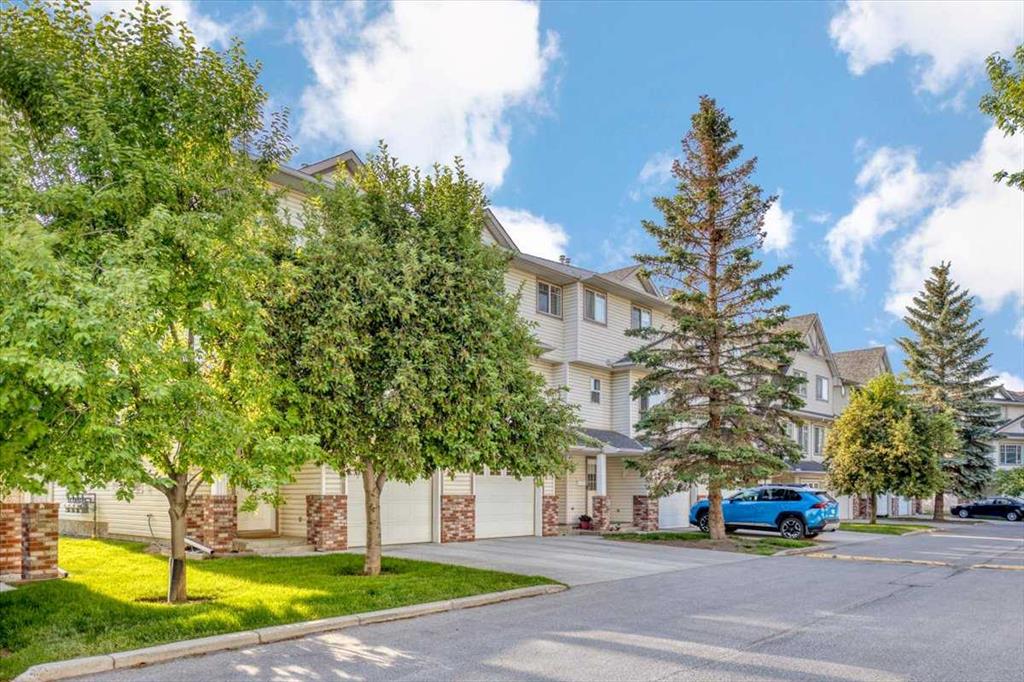 30 Country Hills Cove NW, Calgary, Alberta, T3K 5G8