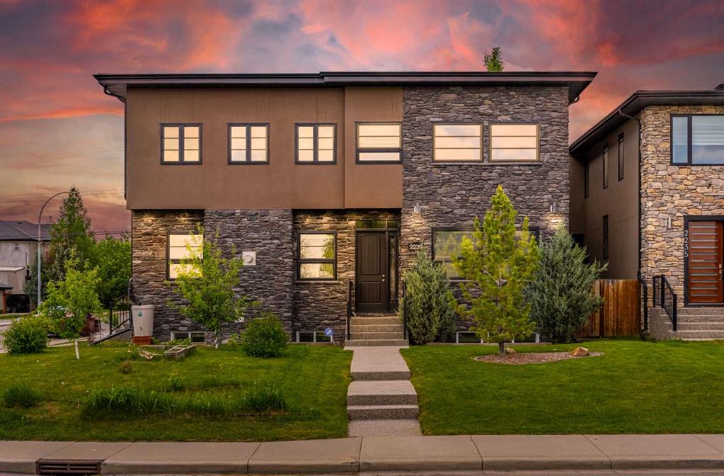 2239 32 Street SW, Calgary, Alberta, T3E 2R4