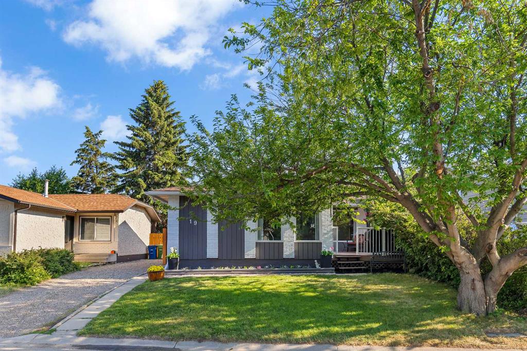 19 Summerfield Close SW, Airdrie, Alberta, T4B 1Y4