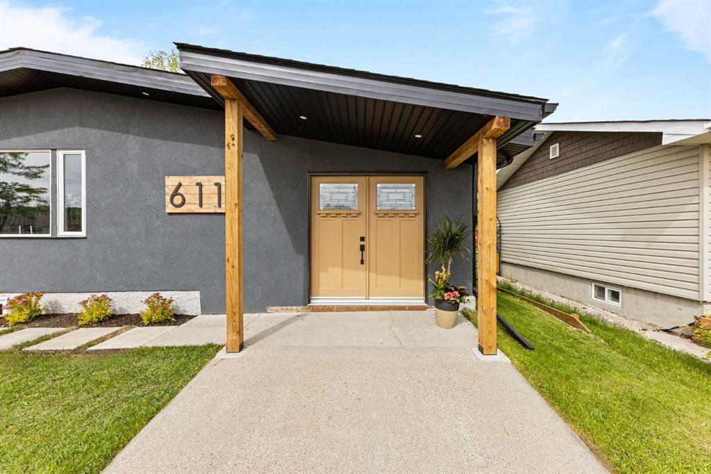 611 Agate Crescent, Calgary, Alberta, T2J 0Z4