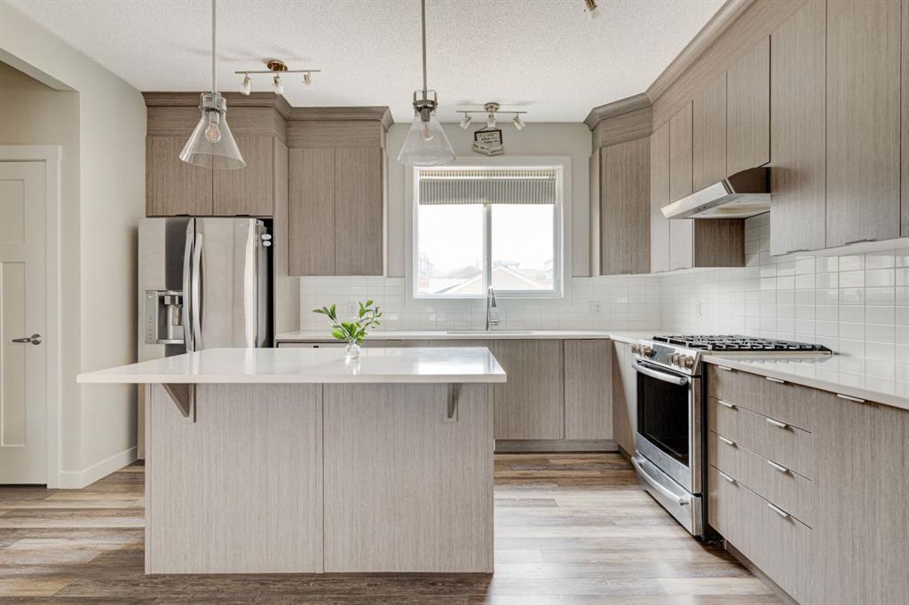 261 Sage Bluff Drive NW, Calgary, Alberta, T3R 0Y9