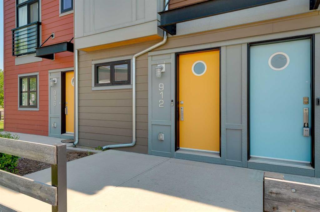 912 Walden Drive SE, Calgary, Alberta, T2X 4C4