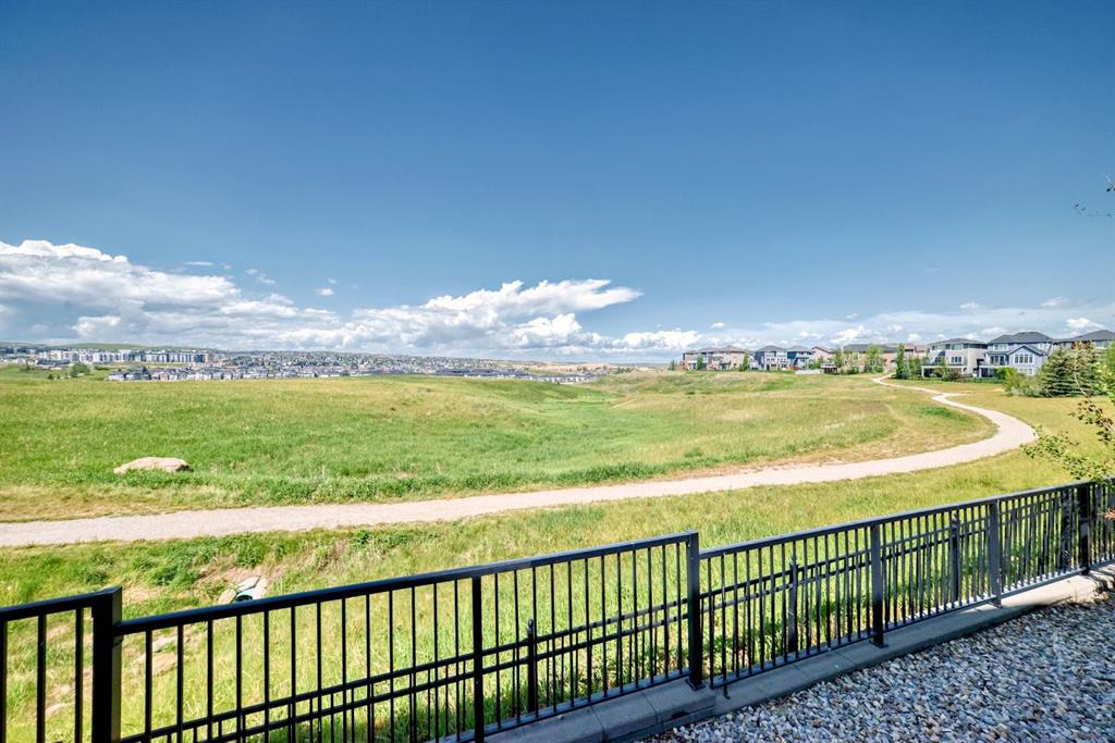 905 Evansridge Park NW, Calgary, Alberta, T3P 0N7