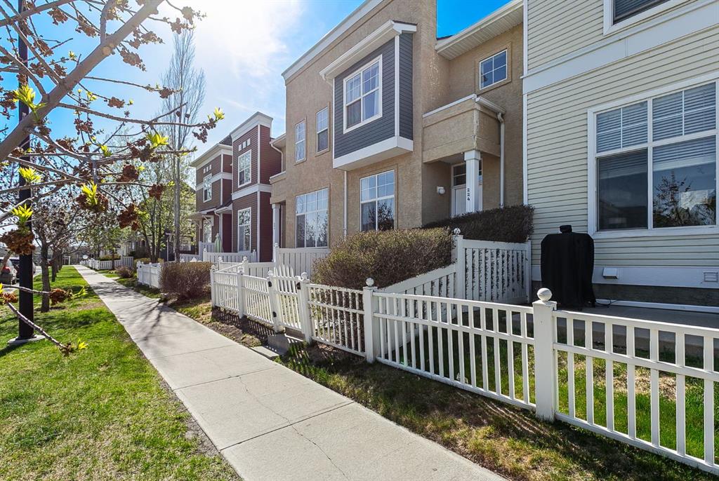 224 Mckenzie Towne Link SE, Calgary, Alberta, T2Z 4G3