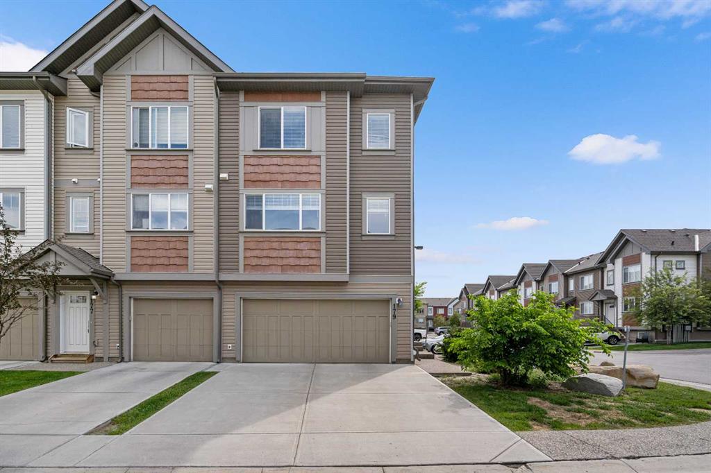 179 Copperpond Villas SE, Calgary, Alberta, T2Z 5B8