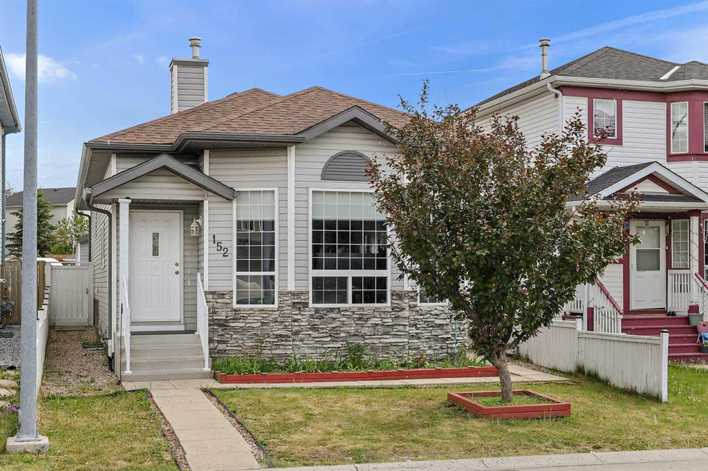 152 Martinvalley Crescent NE, Calgary, Alberta, T3J4L7