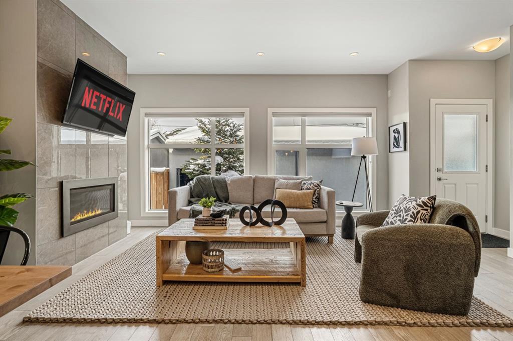 ##2 1716 kensington Road NW, Calgary, Alberta, T2N 3R3