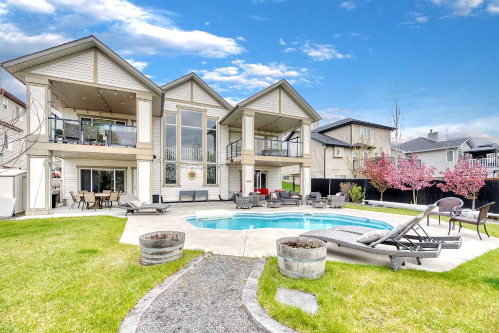 231 Railway Close SE, Langdon, Alberta, T0J 1X1