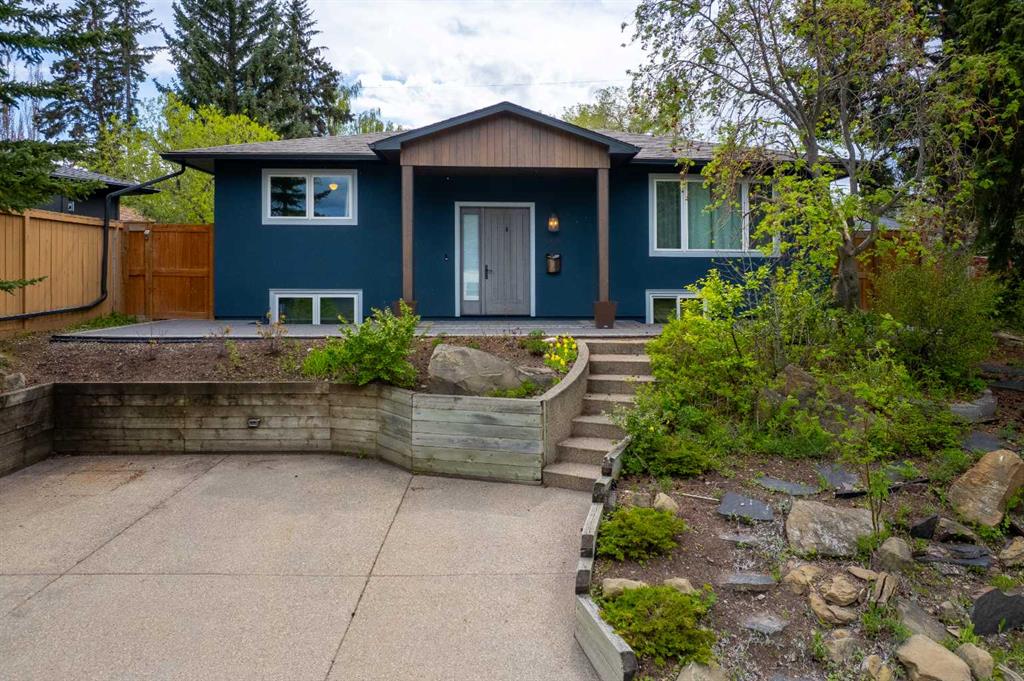 101 Wimbledon Crescent SW, Calgary, Alberta, T3C 3J2