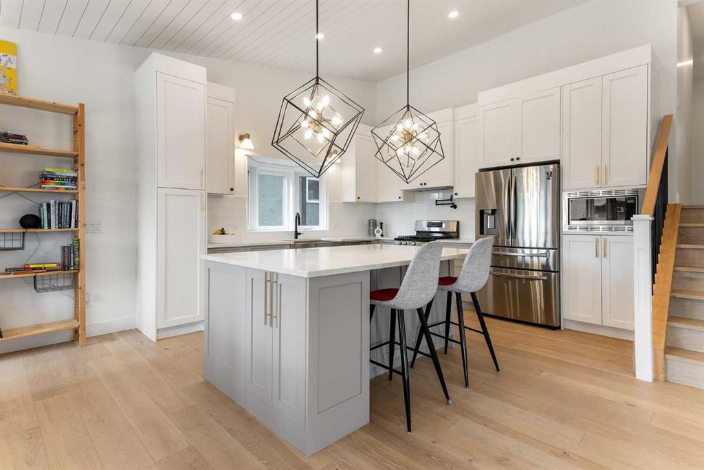 72 Edforth Crescent NW, Calgary, Alberta, T3A 3X4