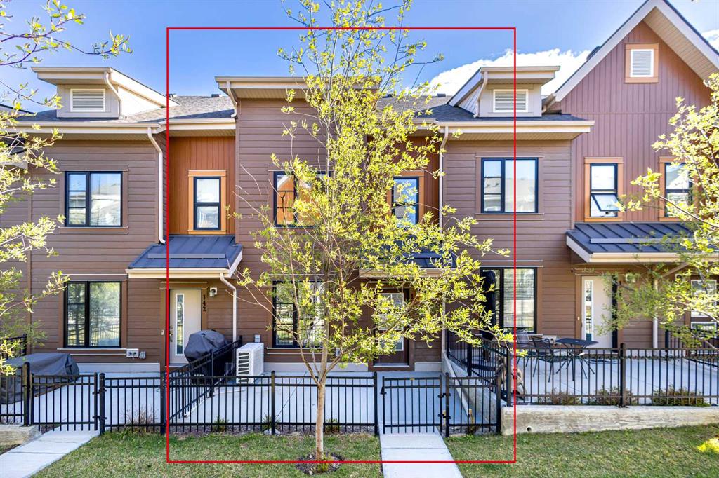 144 Livingston Common NE, Calgary, Alberta, T3P 1K1