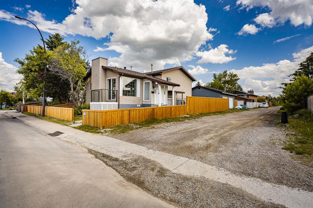 140 Whitworth Way, Calgary, Alberta, T1y 6a9