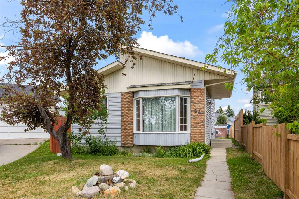 44 Taraglen Place NE, Calgary, Alberta, T3L 2N4