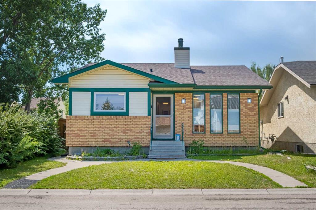 16 Woodglen Close SW, Calgary, Alberta, t2w4n1