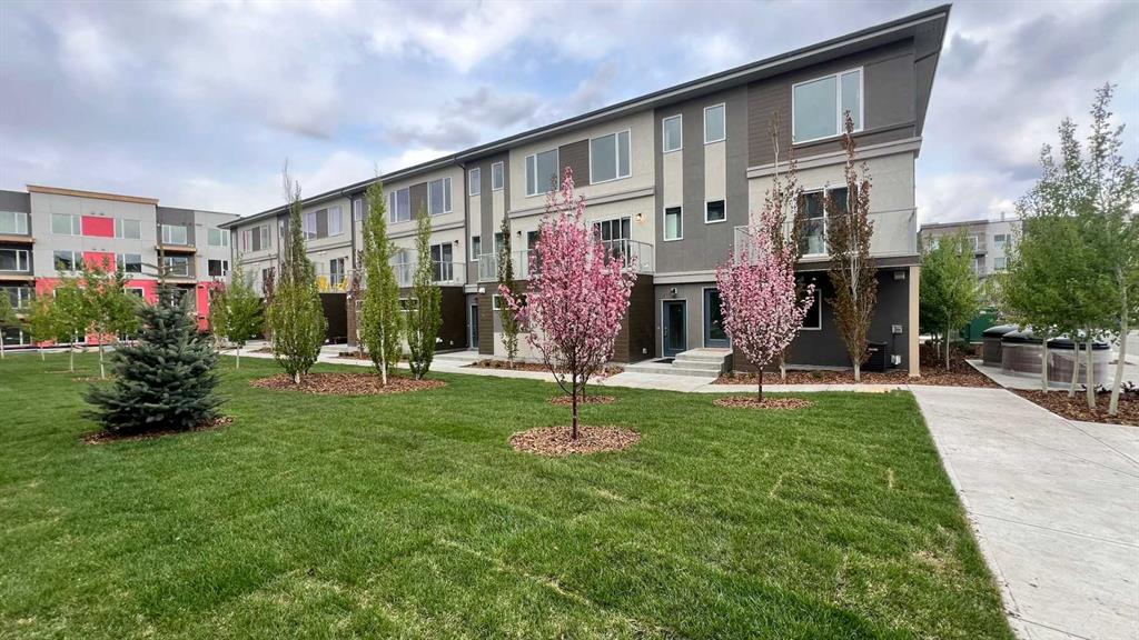 212 Shawnee Square SW, Calgary, Alberta, T2Y 0T7