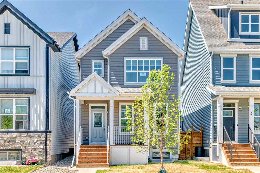 37 LAVENDER Passage SE, Calgary, Alberta, T3S 0G7