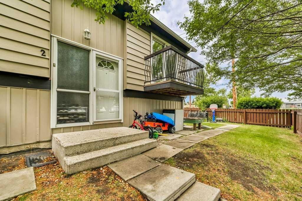 #2 7205 4 Street NE, Calgary, Alberta, T2K 5S3