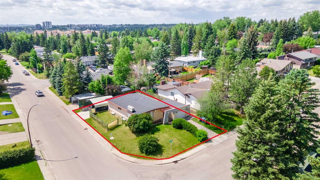 703 130 Avenue SW, Calgary, Alberta, T2W 2M9