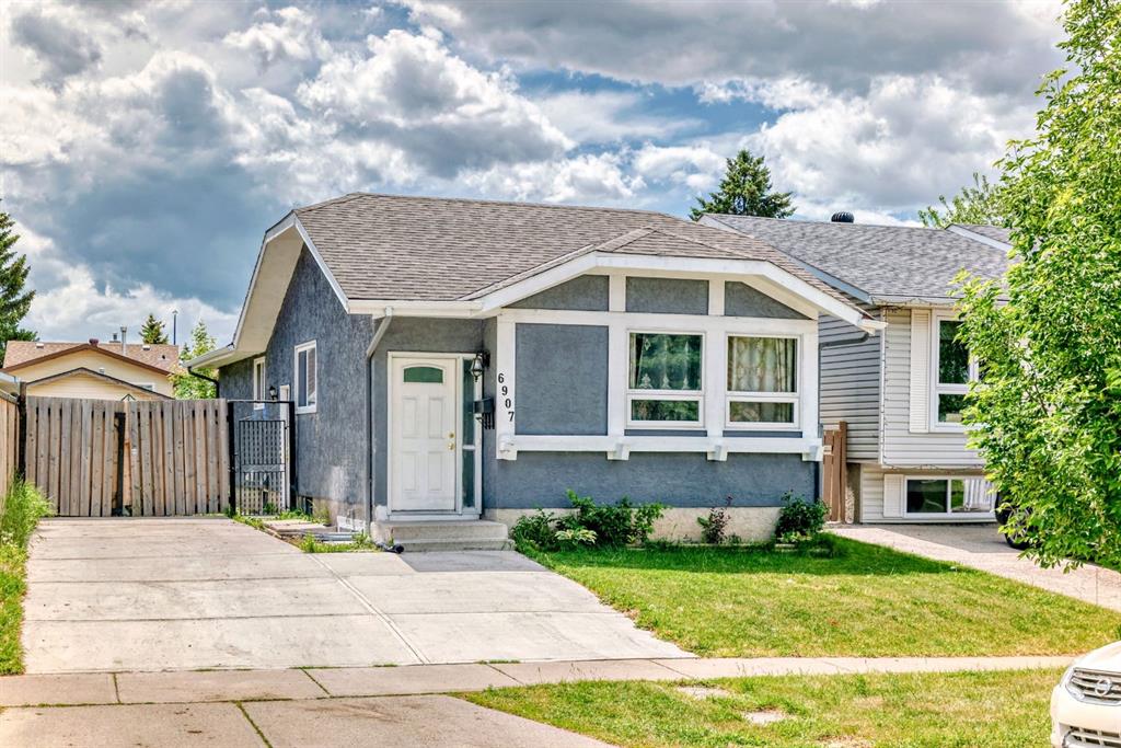 6907 4 Avenue NE, Calgary, Alberta, T2A 6M1