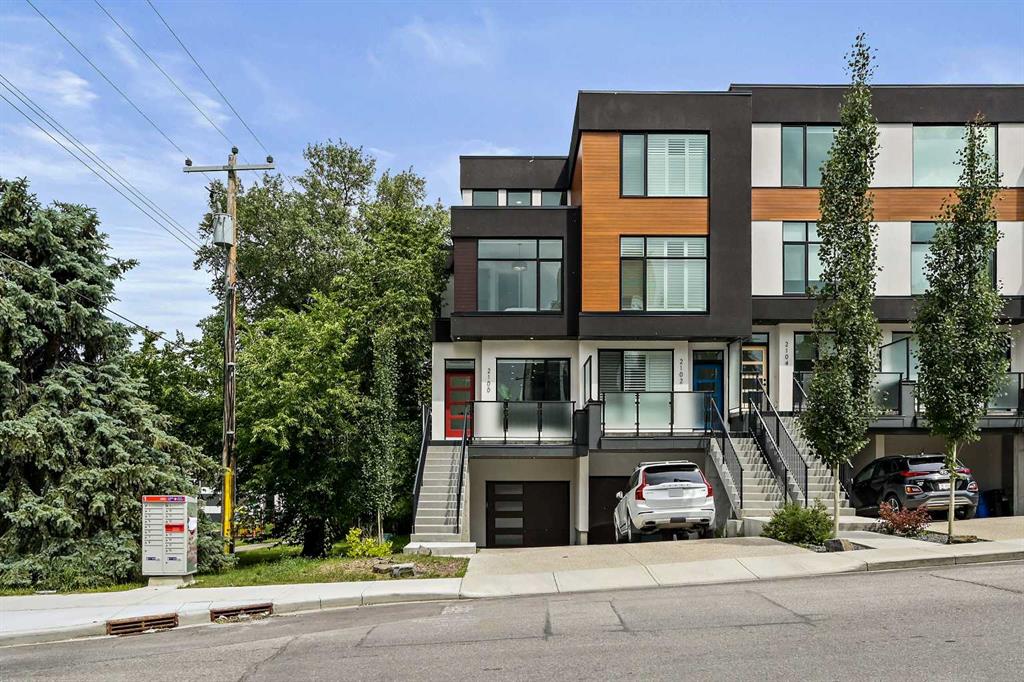 2100 17A Street SW, Calgary, Alberta, T2T 4R8