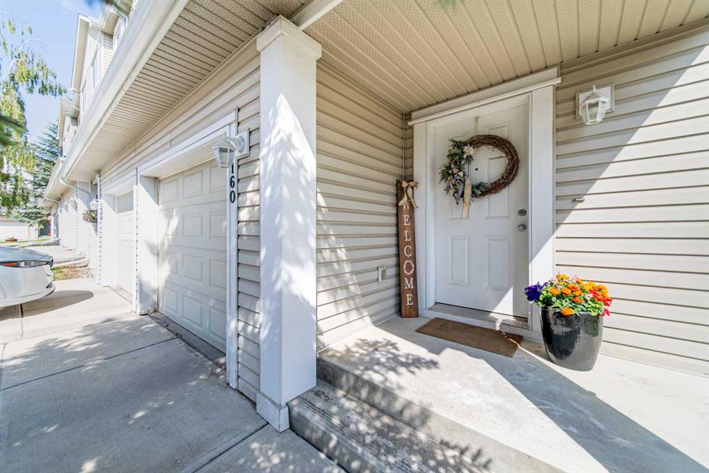 160 Copperfield Court SE, Calgary, Alberta, T2Z 4Z3