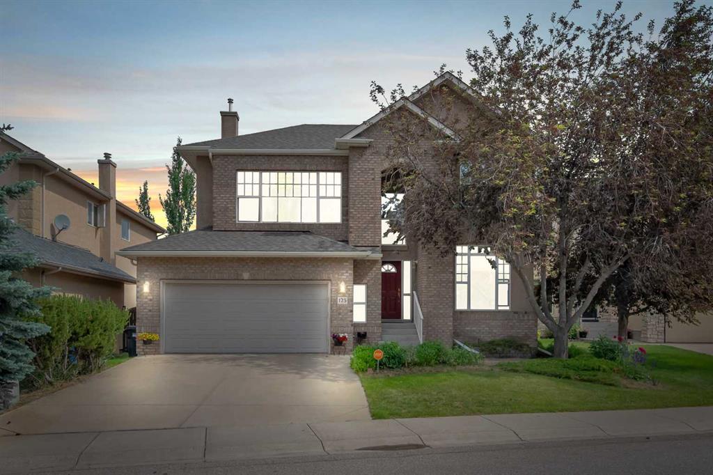 125 Strathlea Court SW, Calgary, Alberta, T3H 4R8