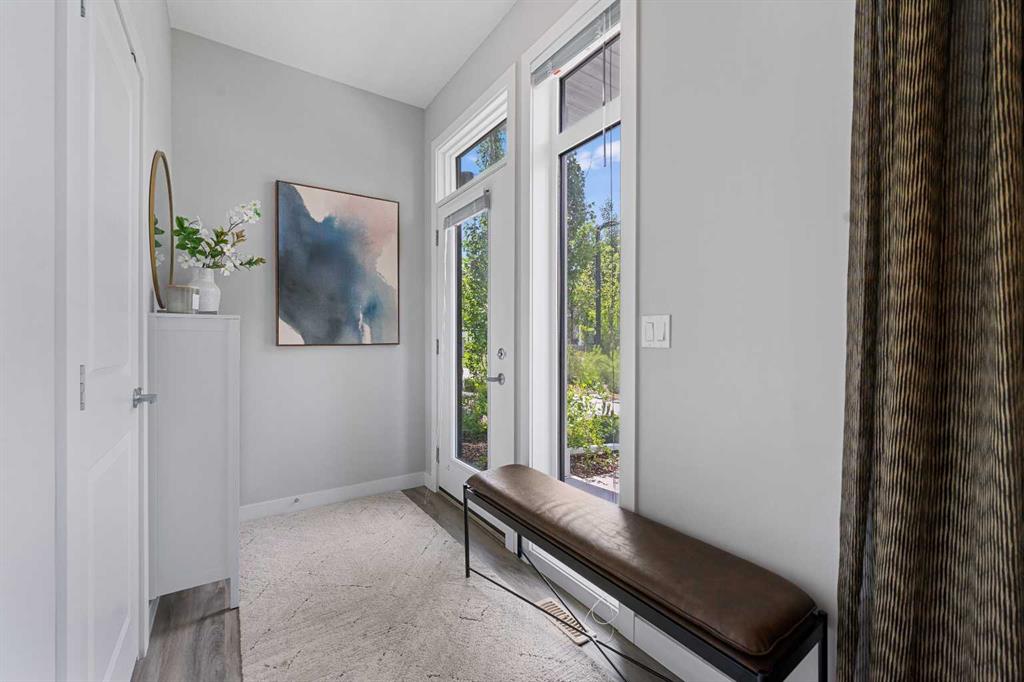 208 Crestbrook Common SW, Calgary, Alberta, T3B 6L1