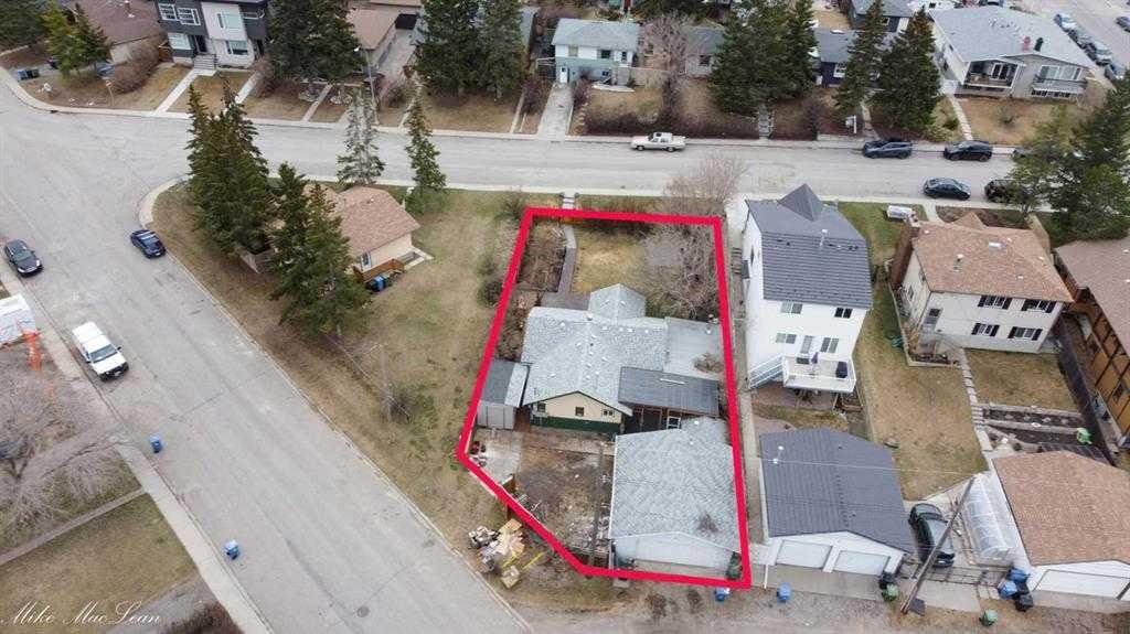 7724 47 Avenue NW, Calgary, Alberta, T3B1Z1