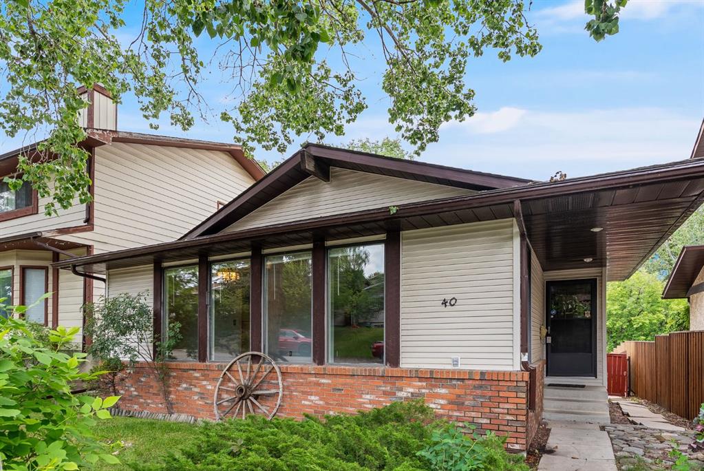 40 Edgeford Road NW, Calgary, Alberta, T3A 2S6