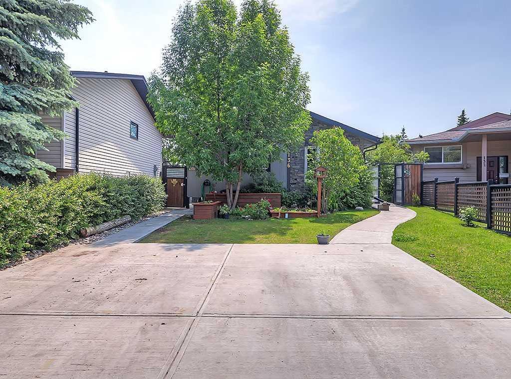 136 Ranchview Court NW, Calgary, Alberta, T3G 1R5