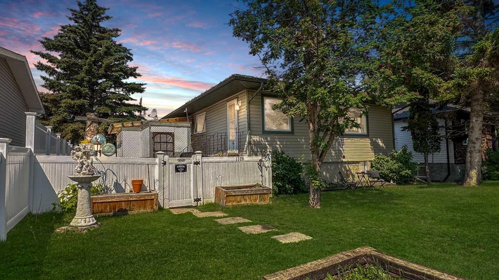 1328 24 Street, Didsbury, Alberta, T0M0W0