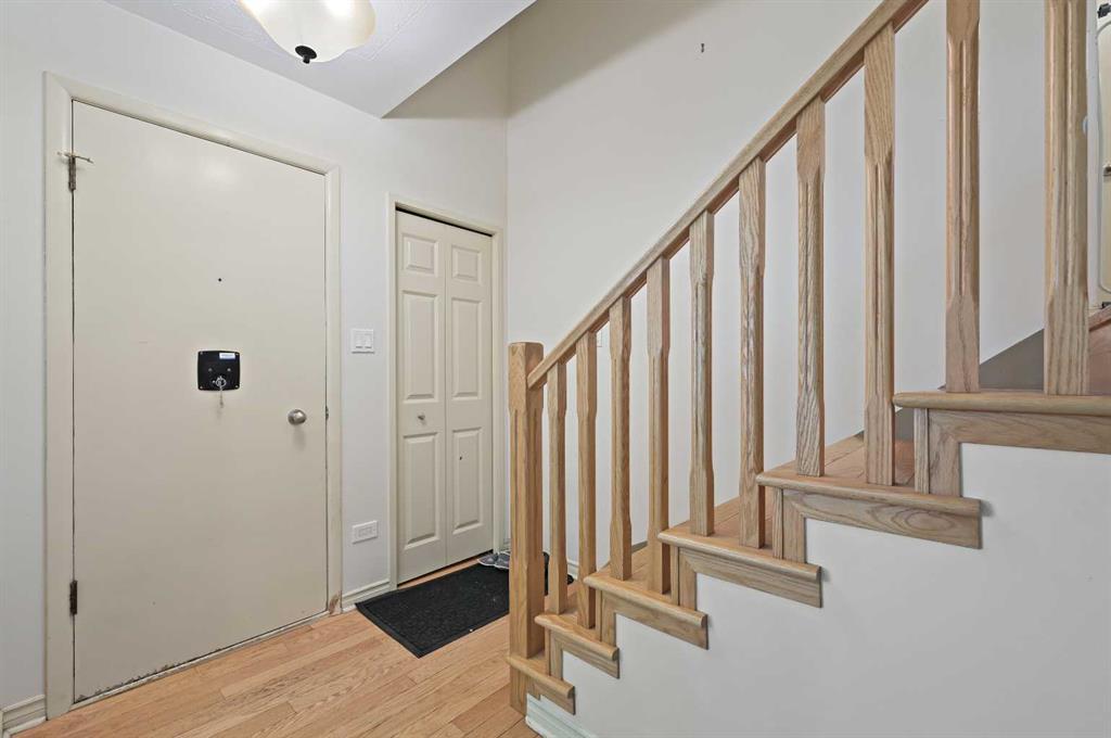 6907 Bow Crescent NW, Calgary, Alberta, T3B 2C9